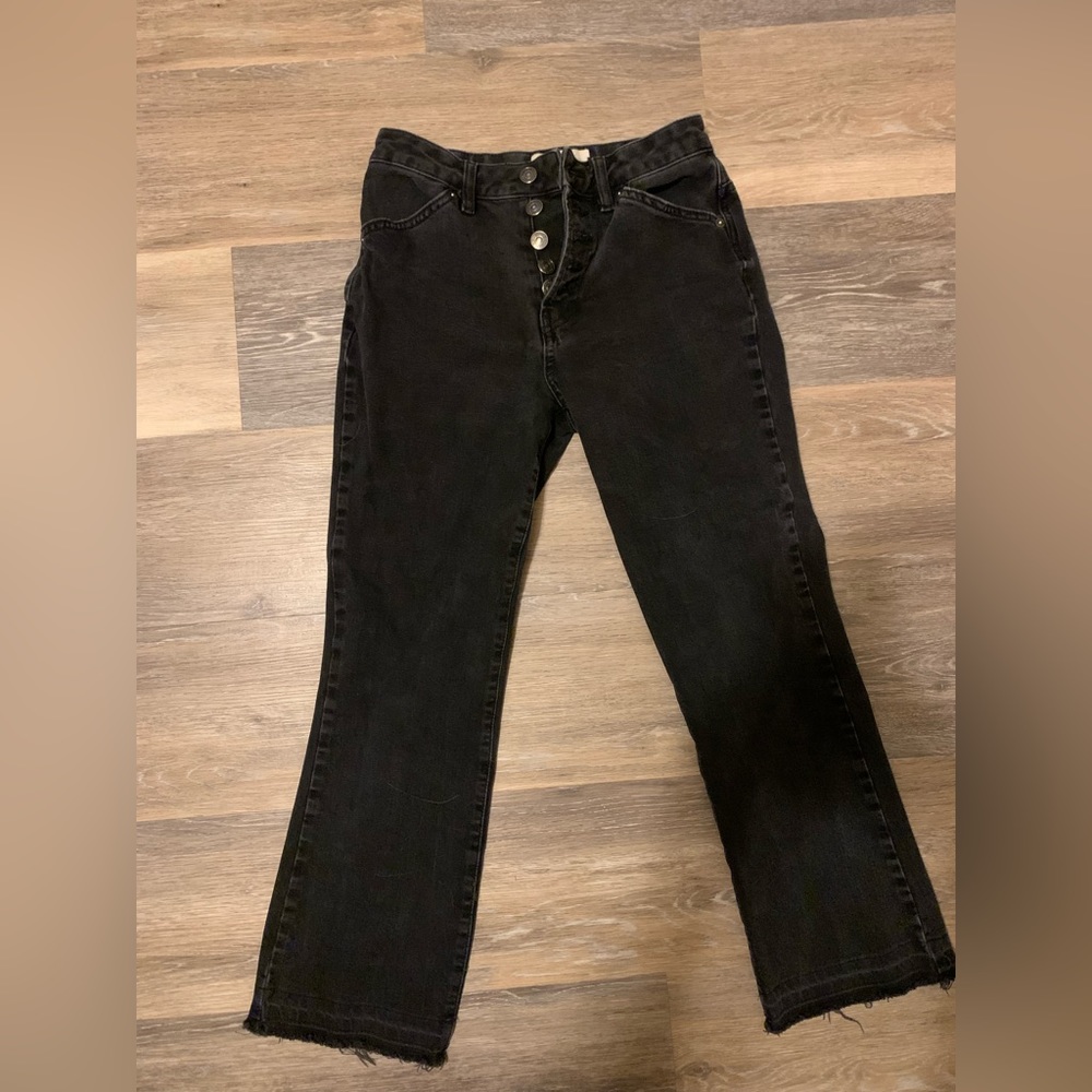 Gently worn Free People black flare jeans. Size 25